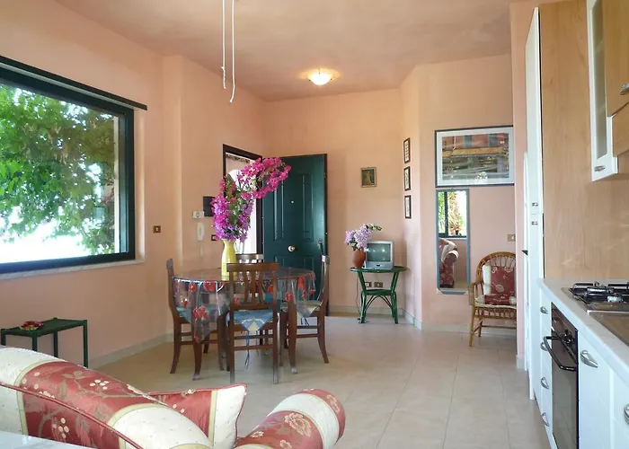 Panthea Apartman Capo Vaticano