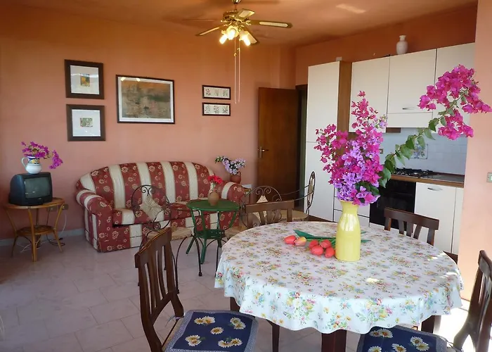 Panthea Apartman Capo Vaticano